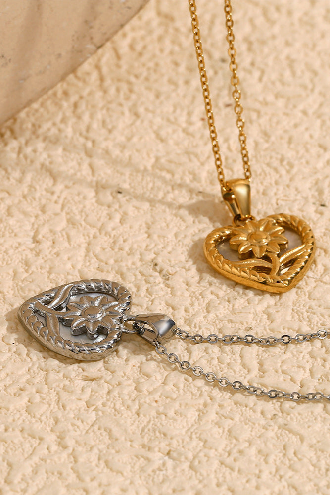 Shell sunflower necklace