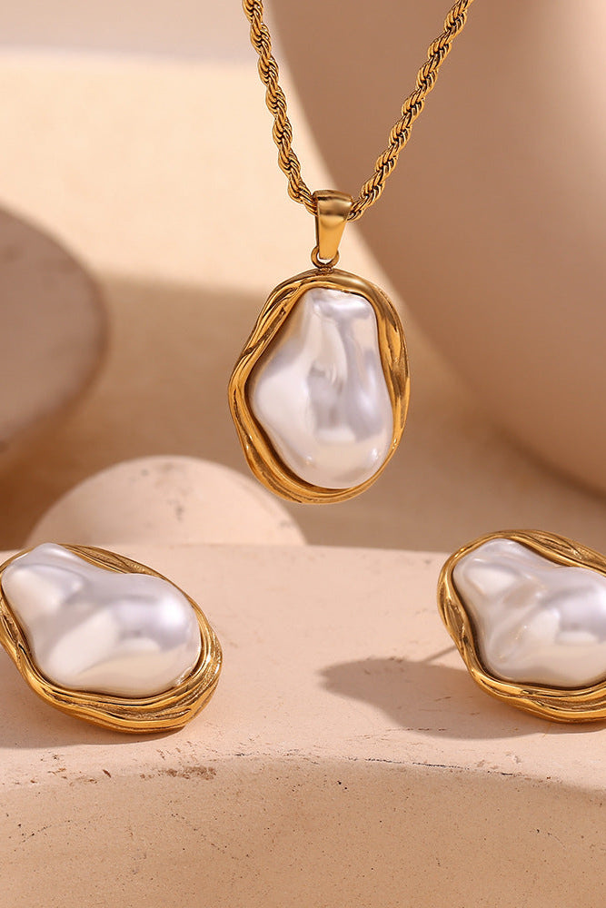 Baroque Pearl Necklace