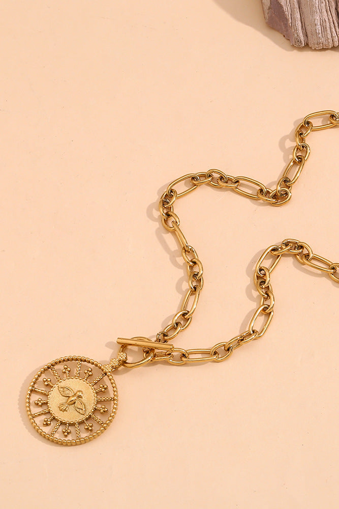 Bird totem pendant ot buckle necklace