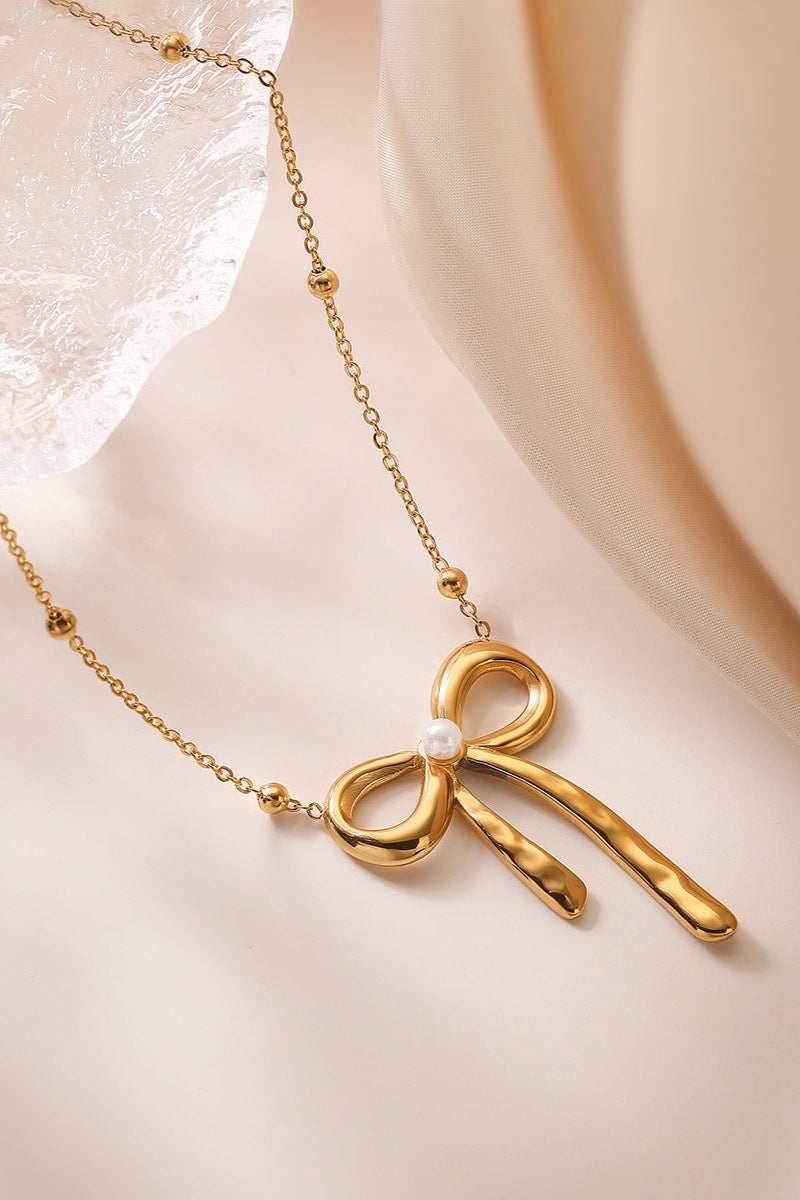 Bow Pearl Pendant Necklace