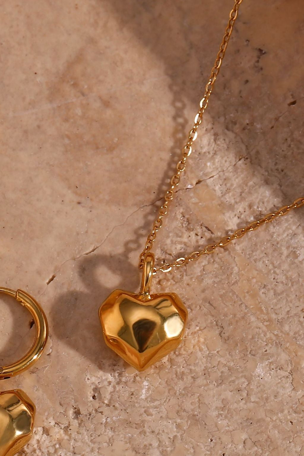 Cut-surface Love Heart Pendant Necklace