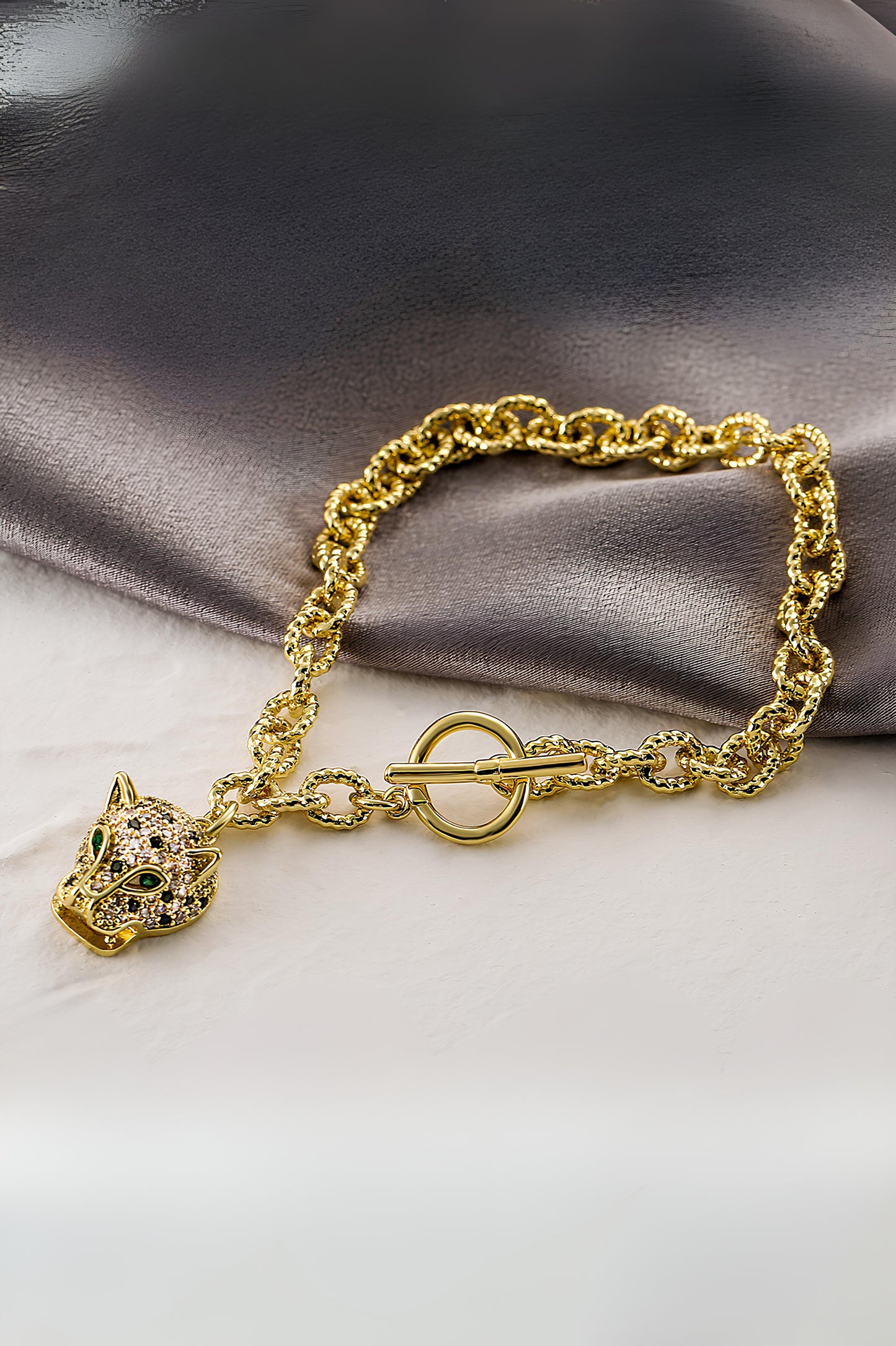 Diamond Leopard Head Pendant Bracelet