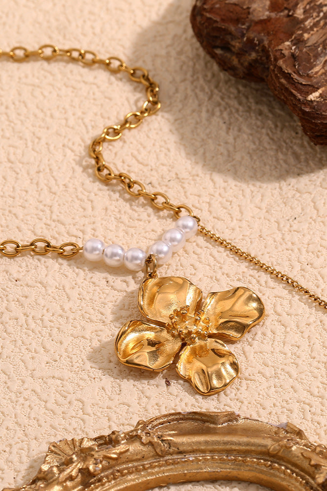 Flower Pendant Freshwater Pearl Necklace