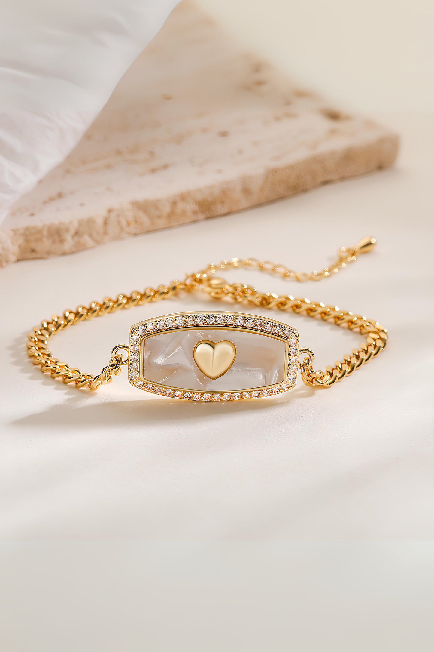 Heart mica bar bracelet
