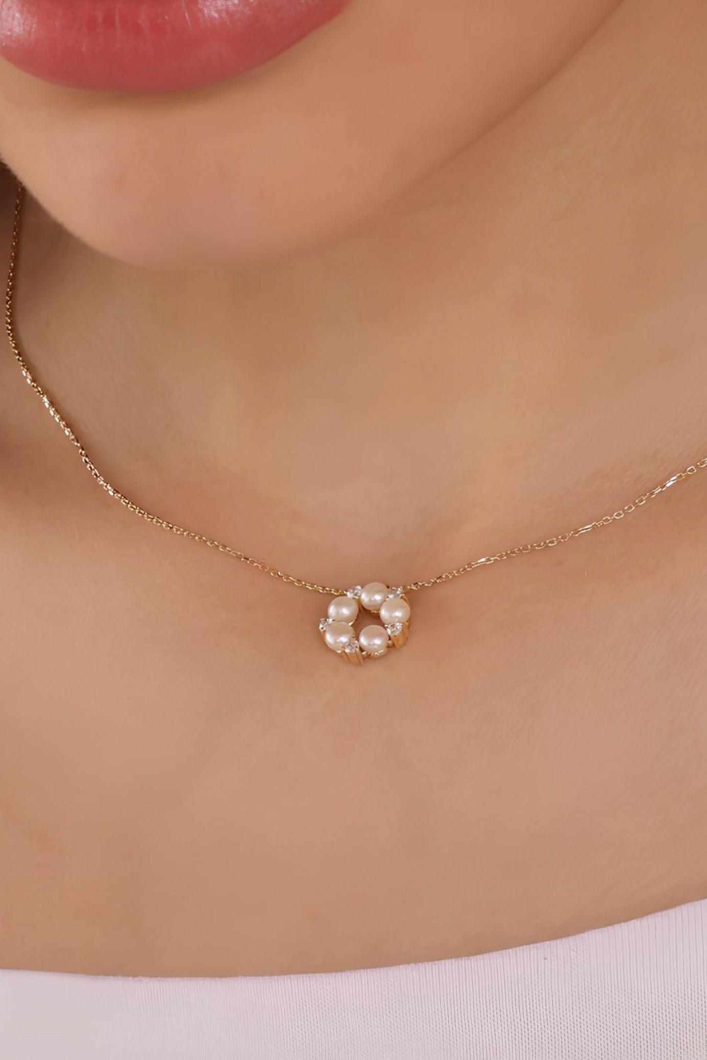 Natural Diamond and Pearl Pendant Necklace