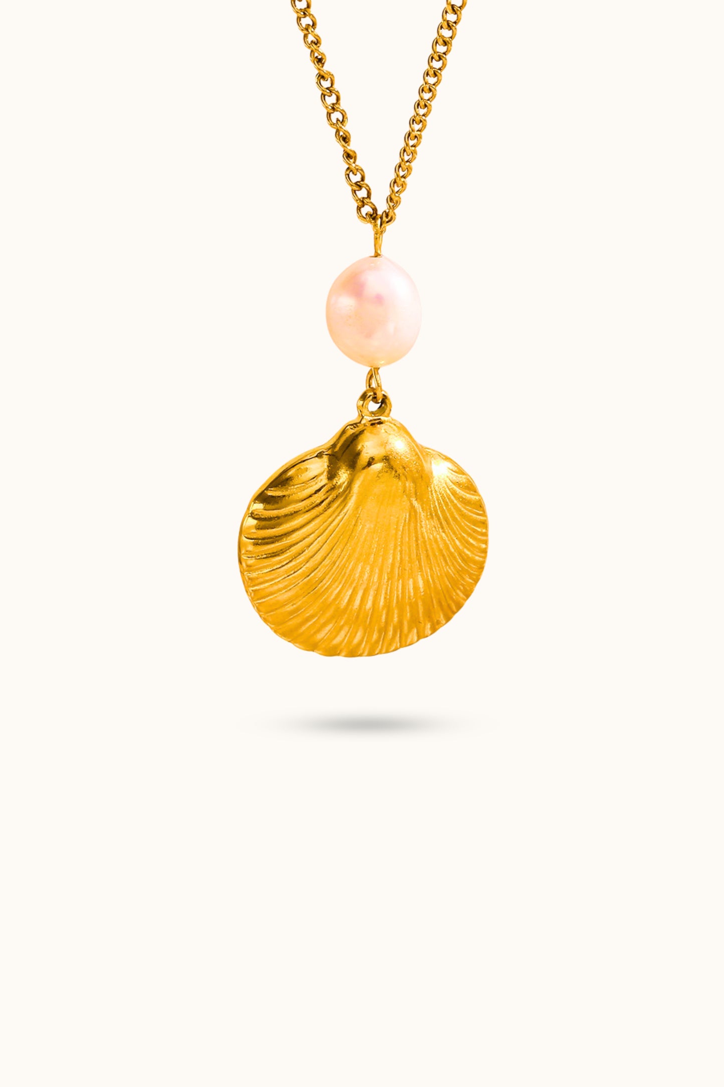 Pearl shell pendant necklace