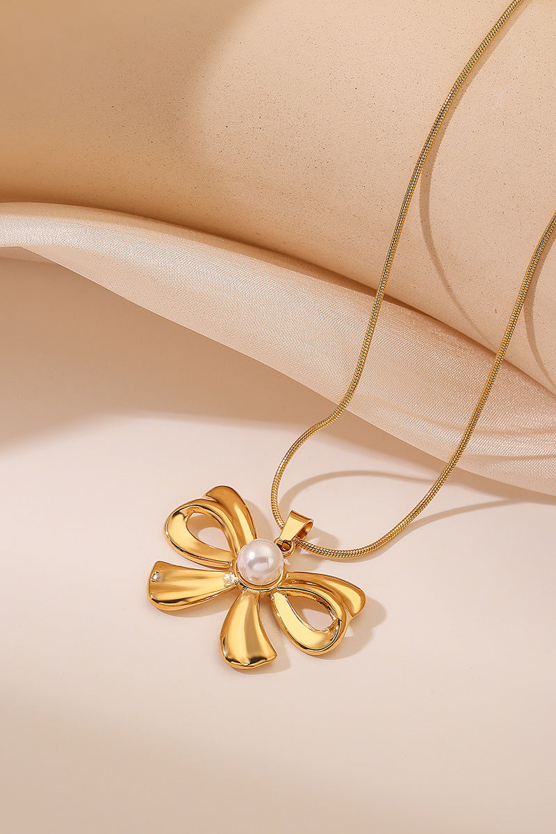 Vintage Bow Pearl Pendant Necklace