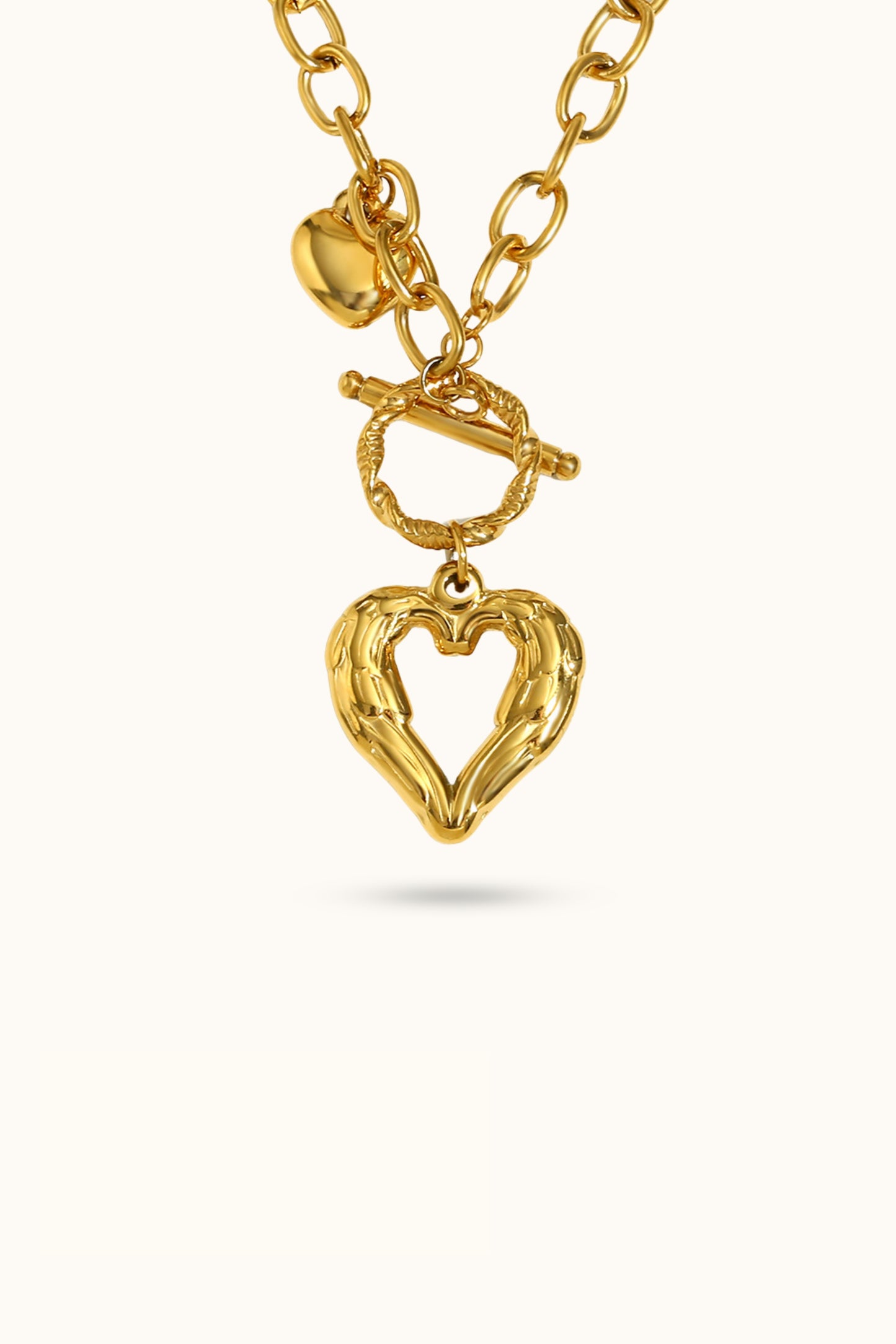 Wings and Heart-shaped Necklace