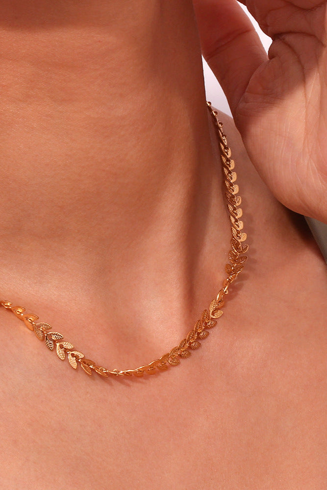 Leaves and Fish Tail Chain Necklace