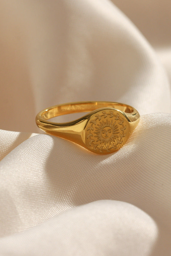 Star and moon pattern ring