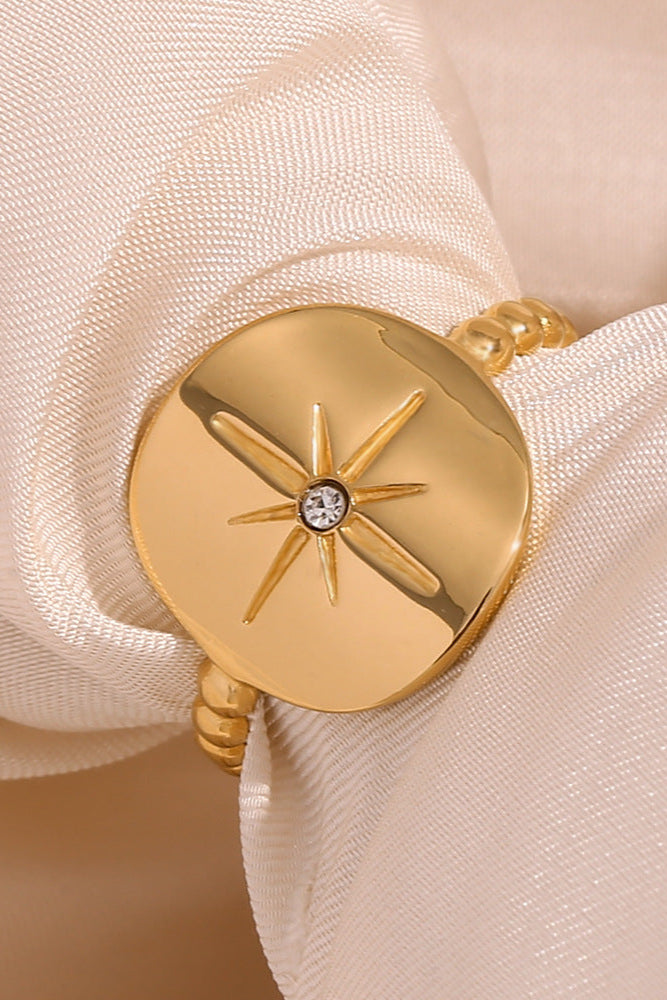 Eight-pointed star ring