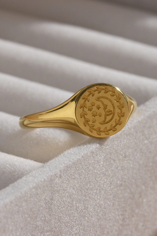Star and moon pattern ring
