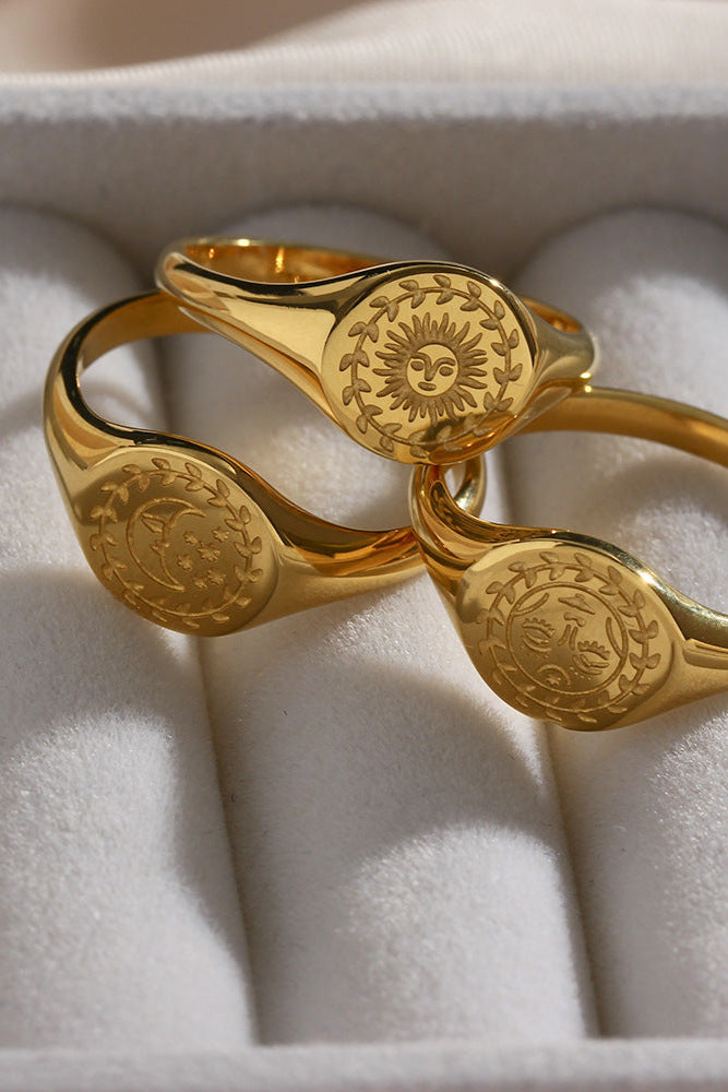 Star and moon pattern ring