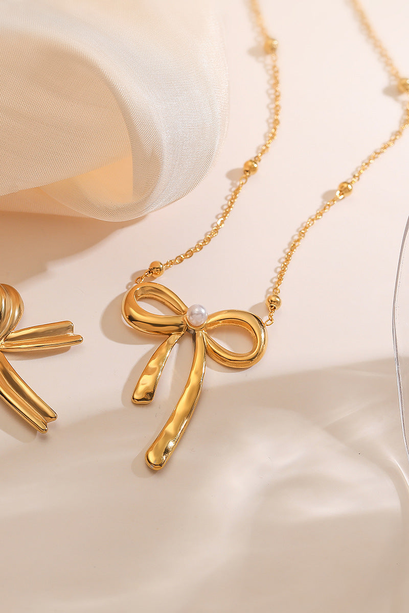 Bow Pearl Pendant Necklace