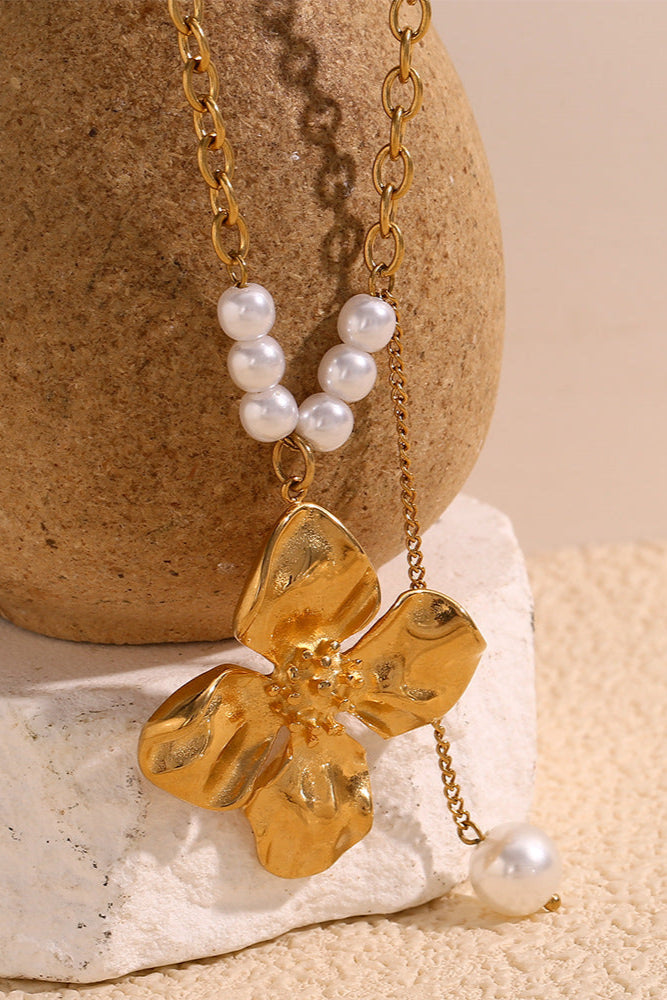 Flower Pendant Freshwater Pearl Necklace