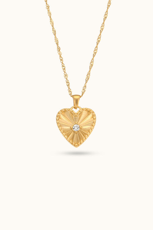 Leaf pattern heart pendant necklace