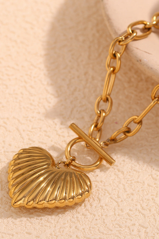 OT Clasp Shell-shaped Heart Necklace