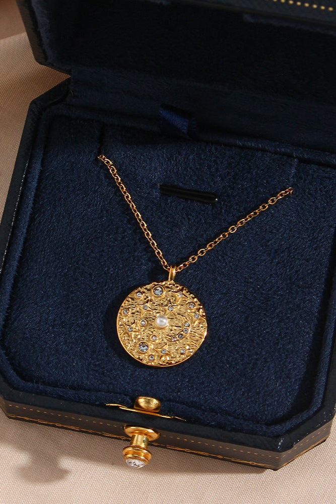 Pearl Star Round Pendant Necklace