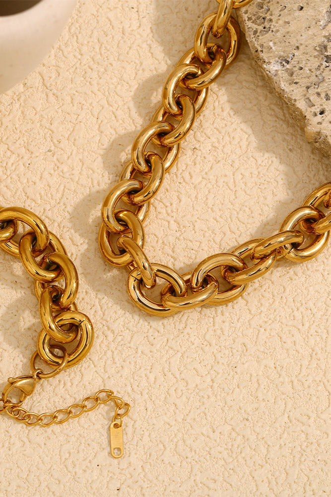 Round thick chain necklace