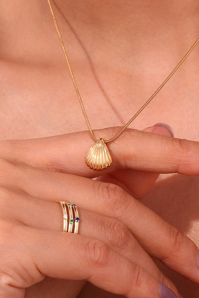 Scallop Shell Pendant Necklace