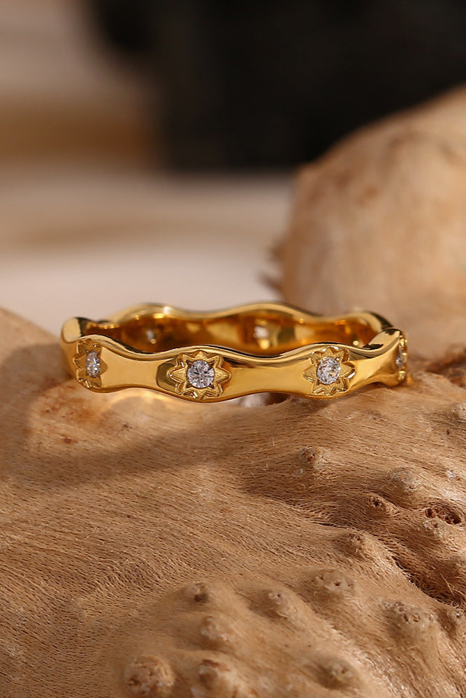 Wavy Eight-Pointed Star Stacking Ring