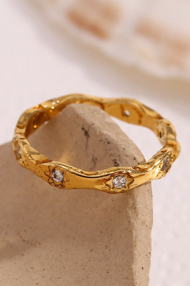 Wavy Eight-Pointed Star Stacking Ring