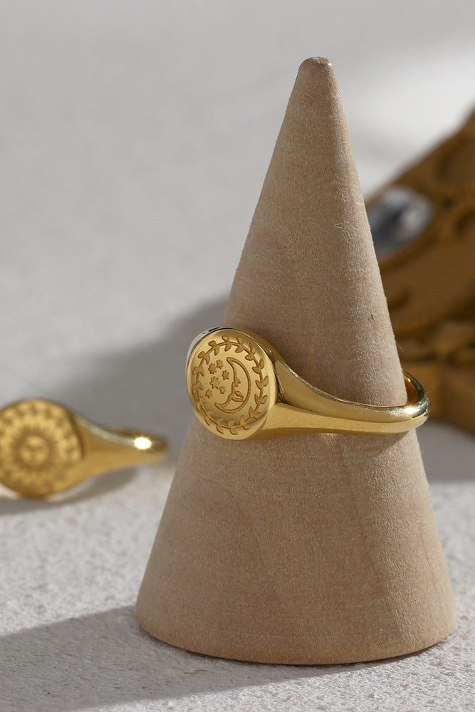 Star and moon pattern ring